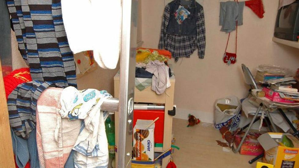 UNDERJORDISK CELLE: I dette rommet ble Natascha Kampusch holdt fanget av en psykisk syk tyrann. Hun klarte � r�mme etter �tte og et halvt �r.  Foto: REUTERS/Austrian Police/Handout (AUSTRIA)