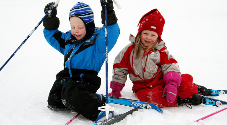 BIRKENBARN: Den skal tidlig krøkes som god birkebeiner skal bli, viser Benjamin og Hedda i Birkebeinerløypa. BIRKENBARN: Den skal tidlig krøkes som god birkebeiner skal bli, viser Benjamin og Hedda i Birkebeinerløypa.