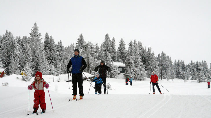 NOE FOR ENHVER SMAK: Løypene på Sjusjøen passer for store og små, klassisk turgåing og skøyting.
Foto: KIRSTEN M. BUZZI NOE FOR ENHVER SMAK: Løypene på Sjusjøen passer for store og små, klassisk turgåing og skøyting.
Foto: KIRSTEN M. BUZZI
