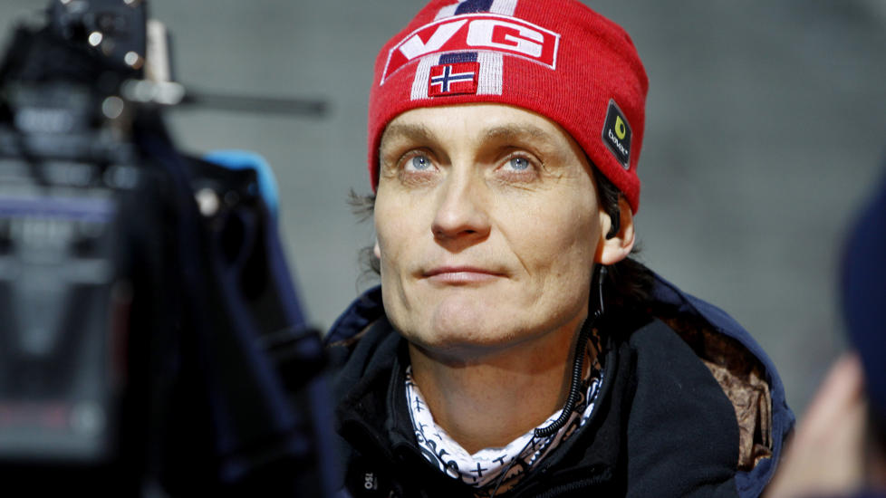 M� BRYTE VINNERBARRIEREN: Landslagstrener Mika Kojonkoski medgir at de norske hopperne trenger �velse i � takle presset det gir � ha gode f�rstehopp � forsvare foran 60 000 hjemmesupportere.
Foto: H�kon Mosvold Larsen / Scanpix