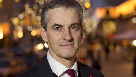 DELTE UT PRIS: utenriksminister Jonas Gahr St�re. 
Foto: Terje Bendiksby / Scanpix