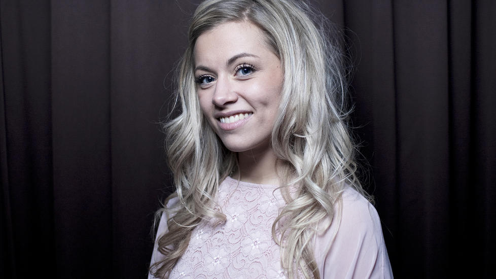 VIL IKKE UNDERVURDERES: Synne Bolstad mener �Farmen�-deltakerne som undervurderer henne fordi hun er ung og s�t vil f� seg en overraskelse. 
Foto: Christian Roth Christensen / Dagbladet