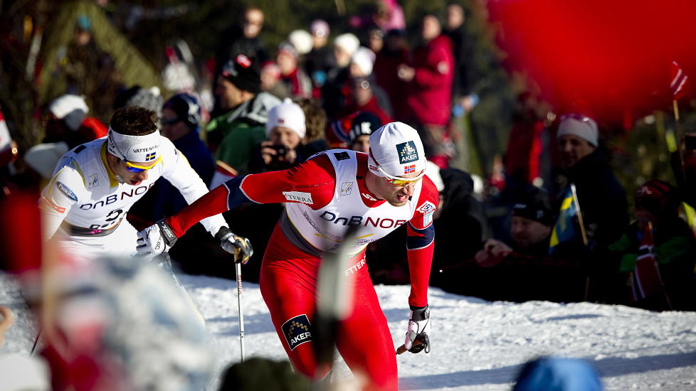 BEIT SEG FAST: Svenskene pr�vde � m�re Northug, men han hang seg fast og tok til slutt gullet. Foto: Bj�rn Langsem / Dagbladet.