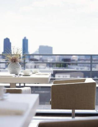 Bo med eget kj�kken og balkong midt i Berlin