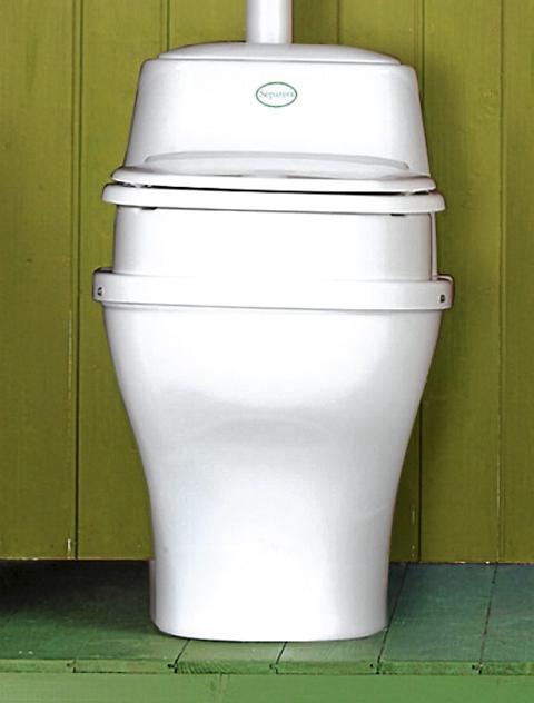 BIODO: Navn: Biolet midi. Pris: Kr 11 790. Type: Biodo. Kapasitet: 4x40 liter. Energi: 0V. Tømmestoff: Etterkompost. Forhandler: Hyttebutikken.no. FOTO: Produsent BIODO: Navn: Biolet midi. Pris: Kr 11 790. Type: Biodo. Kapasitet: 4x40 liter. Energi: 0V. Tømmestoff: Etterkompost. Forhandler: Hyttebutikken.no. FOTO: Produsent