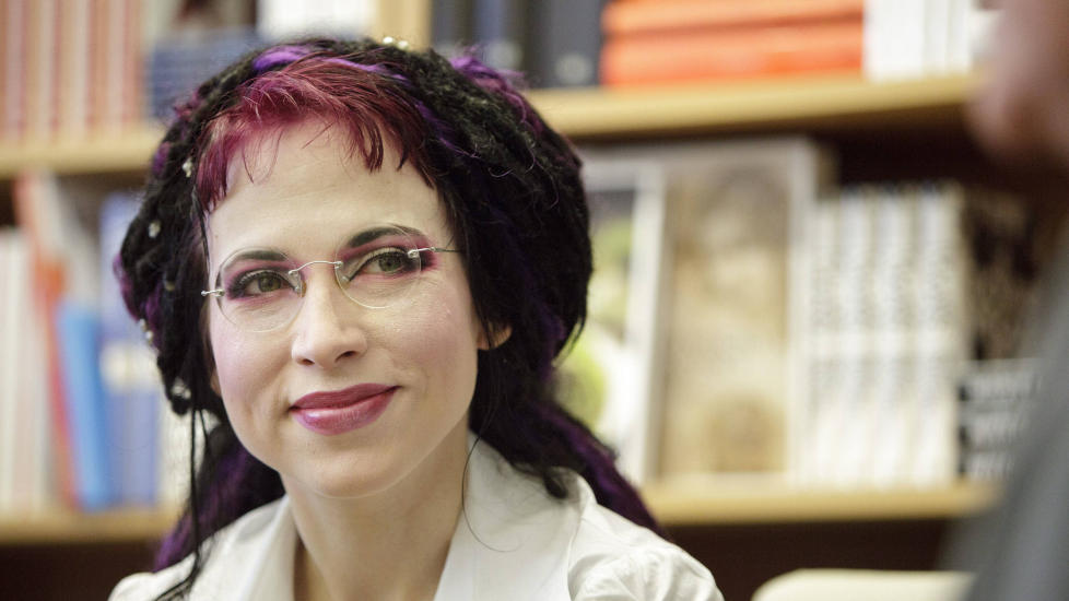 DET PRAKTISKE OG DET SEKSUELLE: H�ye h�ler og korsetter er min store lidenskap, skriver vinner av Nordisk R�ds litteraturpris, Sofi Oksanen. Hun er i disse dager aktuell med romanen �Baby Jane� p� norsk.Foto: Scanpix