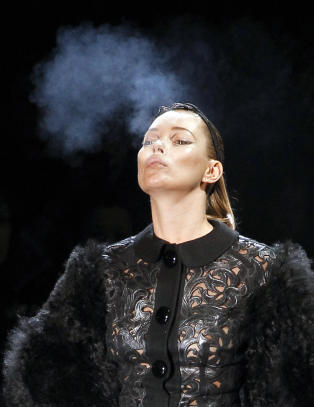 Slik feiret Kate Moss No Smoking Day