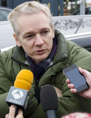 - Assange er en «opphausset sprekkferdig boble»