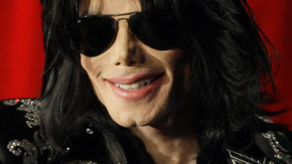 PLANLA COMEBACK: Selv om det ikke ble noe av Michael Jacksons comeback f�r han d�de sommeren 2009, lever musikken hans i beste velg�ende. I dag var det premiere p� videoen til singelen �Hollywood tonight�. Foto: SCANPIX