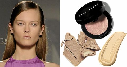 FRA VENSTRE: P� catwalken til Max Mara, Dior Diorskin Forever Compact Foundation SPF 25 (kr 470), Bobbi Brown Illuminating Bronzing Powder (kr 310), Est�e Lauder Double Wear Stay-in-place Foundation (kr 365). Foto: Stella, Svein-Erik T�raasen, produsenten
