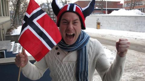 - EN GRIS: Jonas Karlsson i SVT kalte Petter Northug en gris da han bremset opp p� oppl�pet under stafetten i VM. Foto: Sigve Kvamme/Dagbladet