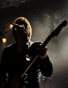 Han f�r hver tilskuer til � f�le at BigBang er verdens beste band