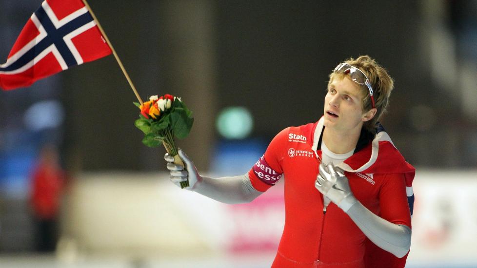 ENDELIG NUMMER �N: H�vard B�kko h�per han slipper � bli kalt den evige toer etter gullet p� g�rsdagens 1500 meter. Foto: EPA/FRISO&nbsp;GENTSCH