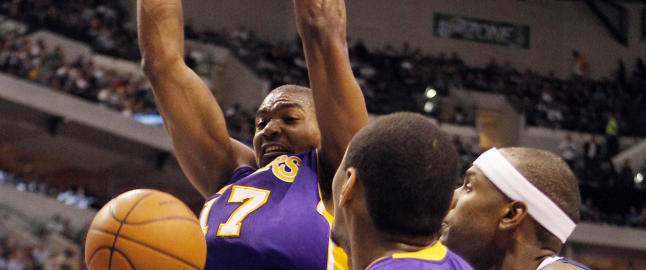 Bynum tok ansvar da Bryant ble skadet