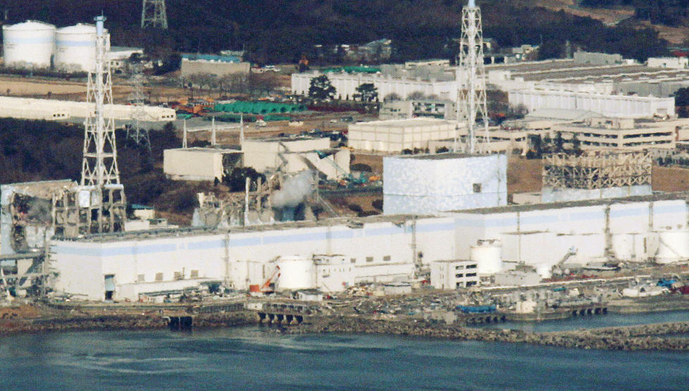 FUKUSHIMA I DAG: Bildet av Fukushima tatt i dag er tatt 30 kilometer fra atomkraftverket. 180 arbeidere fors�ker � f� kontroll over situasjonen. Foto:  REUTERS/Kyodo/SCANPIX