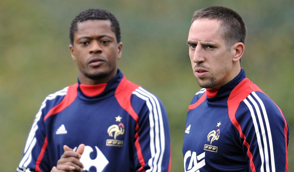 TILBAKE: Patrice Evra og Franck Ribery er tilbake p� det franske landslaget. Foto: AFP PHOTO / FRANCK FIFE / SCANPIX
