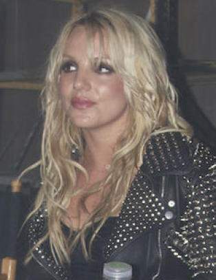 - Hold Britney unna dop