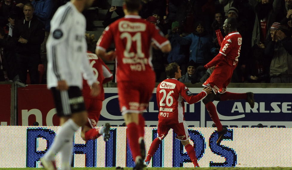 VRAKGODS: Kim Ojo scoret Branns f�rste m�l mot RBK. I kveld vil nigerianeren kanskje vise Henning Berg at han tok feil som Lyn-trener i 2008. Foto: Marit Hommedal / SCANPIX
