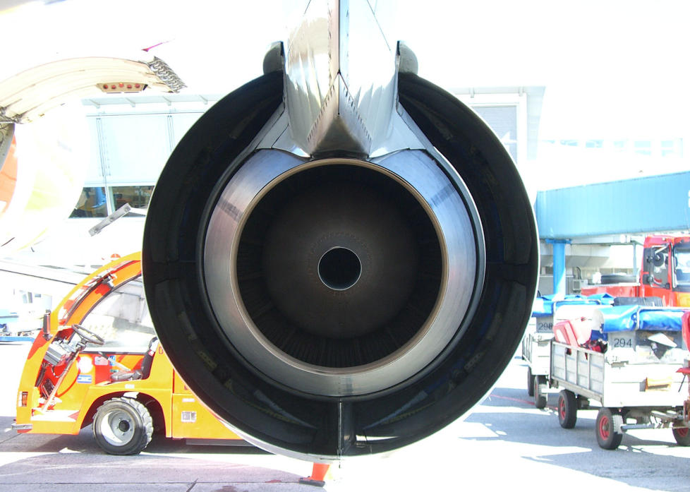 FANT GIFTIGE STOFFER: Etter Dagbladets avsl�ringer om giftige organofosfater i turbin- og hydraulikkoljer i 2003, startet Statens arbeidsmilj�institutt (Stami) omfattende unders�kelser i flyindustrien. Foto: Kasper Solbu/Stami