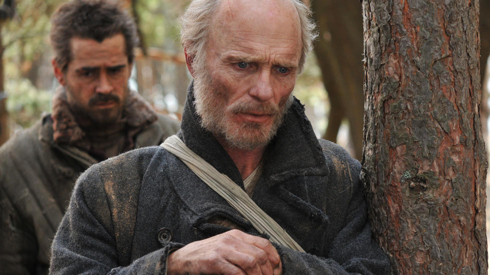 FENGER IKKE: Det holder ikke � flykte fra Stalins gulag for � fortjene en spillefilm. Du m� v�re litt spennende ogs�. Det er verken Ed Harris, Colin Farrell eller de andre i �The Way Back�.