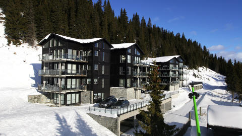 N�R BAKKEN: Leiligheten �verst til venstre eies av Bj�rn D�hlie og kan leies. Foto: ODD ROAR LANGE