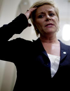 Frp f�lger partiboka - kan ha brutt lovboka