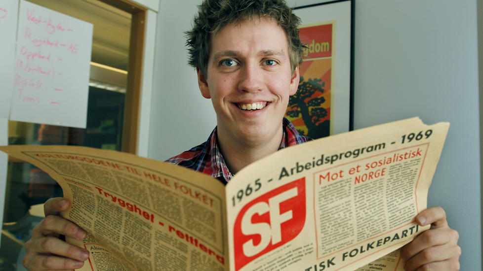 G�R RETRO: SU-leder Olav Magnus Linge ser gjerne at SV kler seg i gammel drakt, og igjen kaller seg Sosialistisk Folkeparti. Foto: Jacques Hvistendahl
