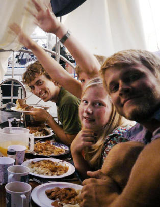 - Gi meg den 13-�rige datteren, s� g�r de fri