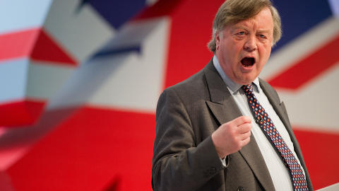 FRYKTER NYTT LOCKERBIE: - Det britiske folk har grunn til � huske Kadhafis forbannelse. Vi har gode grunner til � hindre at en hevnlysten Kadhafi blir sittende med makta, sier den britiske justisministeren Kenneth Clarke til The Guardian. Han sier han frykter et nytt Lockerbie-angrep fra Kadhafi. Foto: SCANPIX