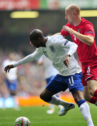 England tilbake p� tabelltopp