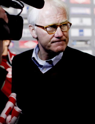 Olsen vil ha offside på innkast etter møtet med Norge
