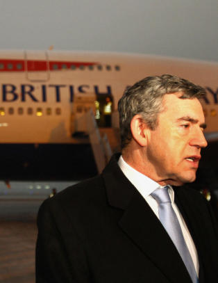 Flypassasjerer rasende på Gordon Brown