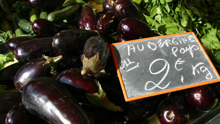 FRANSKE FRISTELSER: Auberginer til 2 euro. Foto: Geir B�lstad/Dagbladet