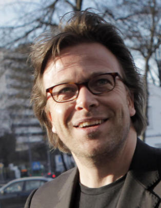 - Jeg spiller gjerne i et Ari-stykke