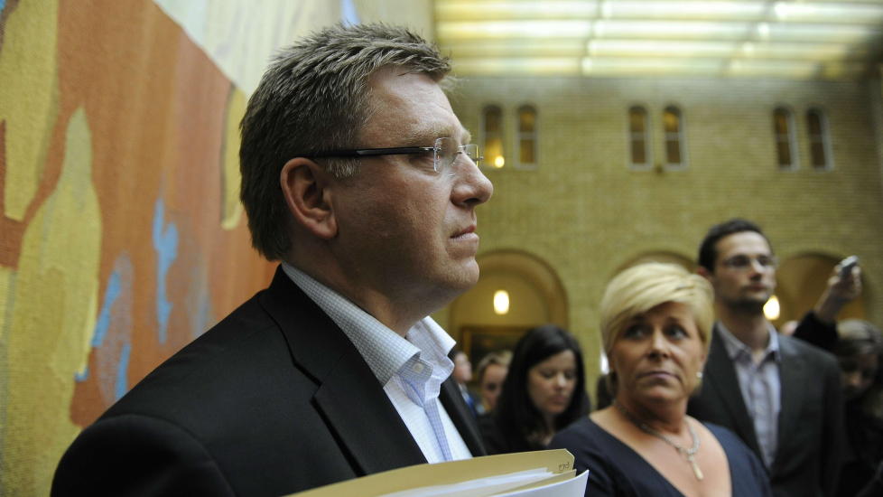 Reist vekk: Generalsekret�r Geir Mo i Fremskrittspartiet har reist p� julegavetur. Han sier han har f�tt lov av Siv Jensen til � forlate partiet i noen dager. Bildet er fra pressekonferansen i Stortinget etter et ekstraordin�rt sentralstyrem�te forrige uke. Foto: John T. Pedersen/Dagbladet