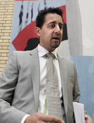 - Abid Raja er helt p� jordet