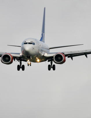 Norwegian sjekker sine fly, SAS avventer