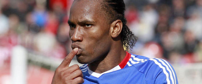 Drogba dratt vekk fra Chelsea-supporter