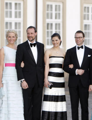 Dropper d�pen til tvillingene