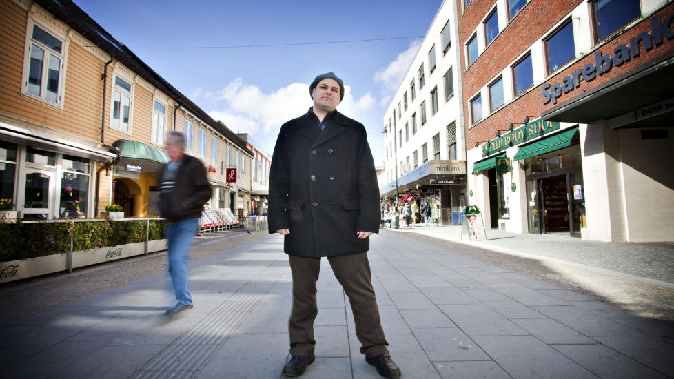 ANGRER P� MODELLSEX: Modellagent Kenneth Rasmussen (32) har hatt sex med flere modeller. N� angrer han, og sier at han ble utnyttet av jenter p� jekt etter en modellkarriere. Foto: Tor Erik Schr�der