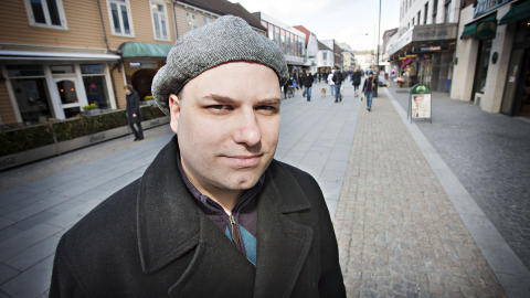 HEVDER JENTENE LURTE HAM: Kenneth Rasmussen mener at det var jentene som lurte ham, og ikke omvendt. Foto: Tor Erik Schr�der