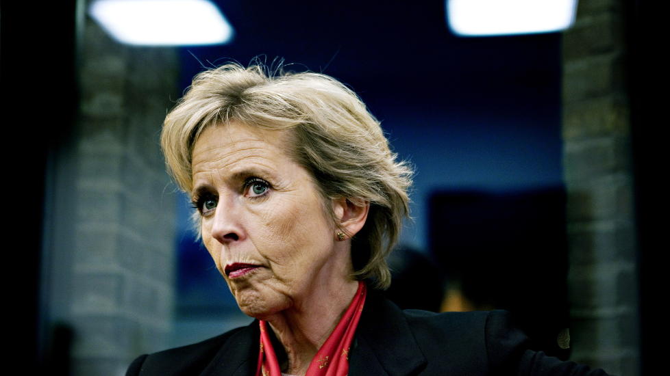 Ap-slag om funksjonshemmedes rettigheter:  P� Aps landsm�te som begynner i morgen, torsdag, er det ventet at helseminister Anne-Grethe Str�m-Erichsen (Ap) og Stoltenberg vil bli kritisert for sin motstand mot rettighetsfesting av personlige assistenter til funksjonshemmede. SV g�r n� ut og hevder at hun feilinformerer om utgifter. 

Foto: Nina Hansen , Dagbladet