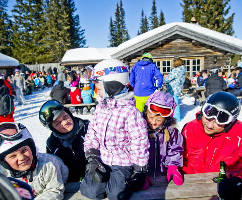 TRYSIL: Selv om skif�ret skulle bli labert, blir det garantert liv og r�re p� afterskien p� Klettsetra. Foto: THOMAS RASMUS SKAUG