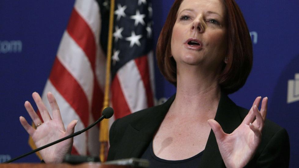 SKAL HA RESPEKT: Australias statsminister Julia Gillard, har i forbindelse med denne saken uttalt at kvinnelige medlemmer av forsvaret skal behandles med respekt. Her fra en tidligere pressekonferanse. Foto: SCANPIX/AP Photo/Richard Drew