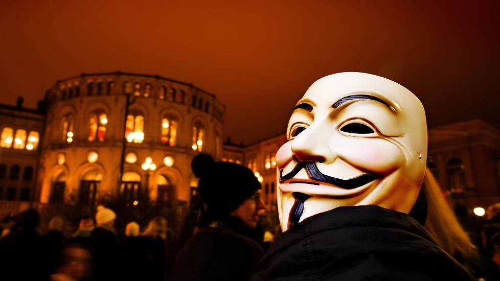  HACKET SEG INN:  Aktivister knyttet til anonymous skal ha st�tt bak angrepet mot Kiwi i natt. Det lammet over 30 norske nettsider. Foto: Lars Myhren Holand / Dagbladet.