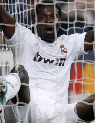 Adebayor gir opp kampen mot rasisme