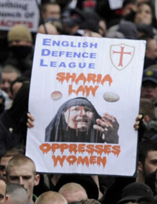 Svensker og briter deltar i anti-islamistisk Oslo-demo