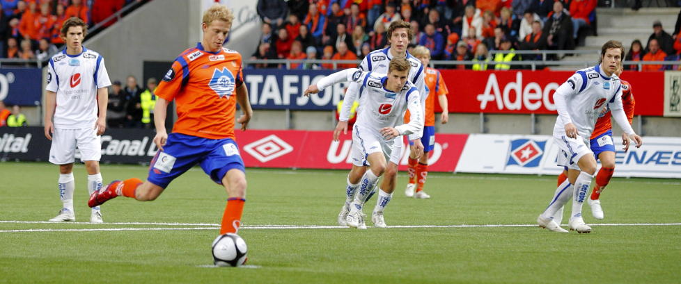 - Skyter straffe som en bestemor