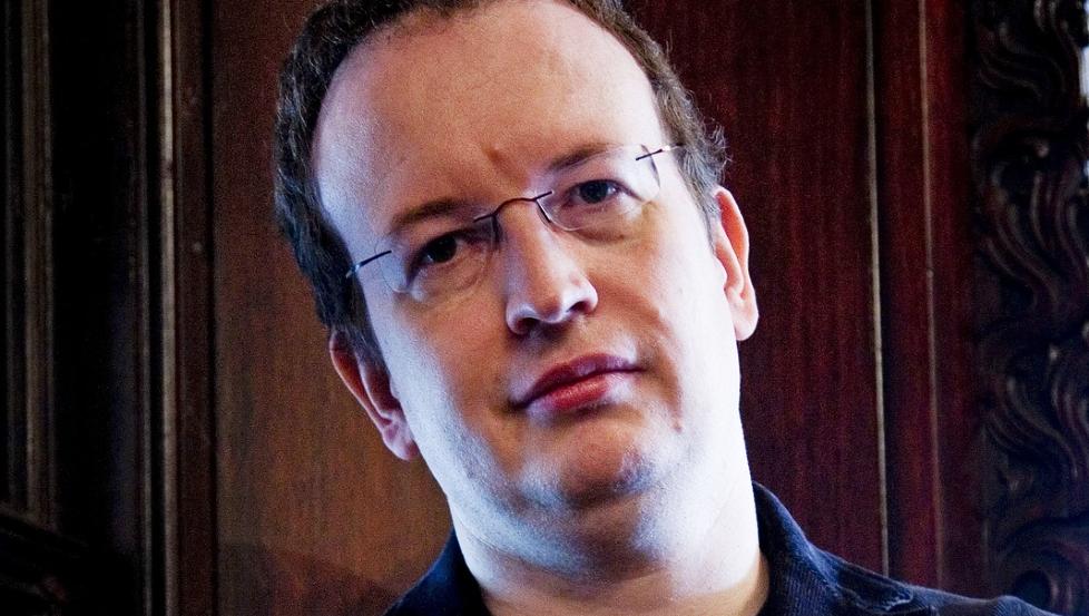 SPIONSERIE: Britiske Robert Muchamore jobbet 13 �r som privatdetektiv, f�r han skrev Cherub-serien, en barnebokserie i James Bond-stil. Foto: SAMLAGET