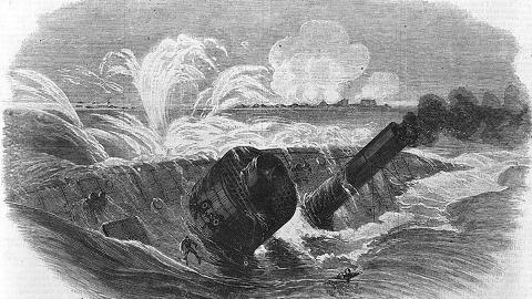 REDDET LIV: Tre norske nordstatsseilere fikk sine utmerkelser for innsatsen under slavet ved Mobile Bay. Da panserskipet USS Tecumseh (illustrasjonen) torpederes og g�r ned, klarer Henry Johnson � redde ti av mannskapet. Foto: NAVAL HISTORICAL CENTER